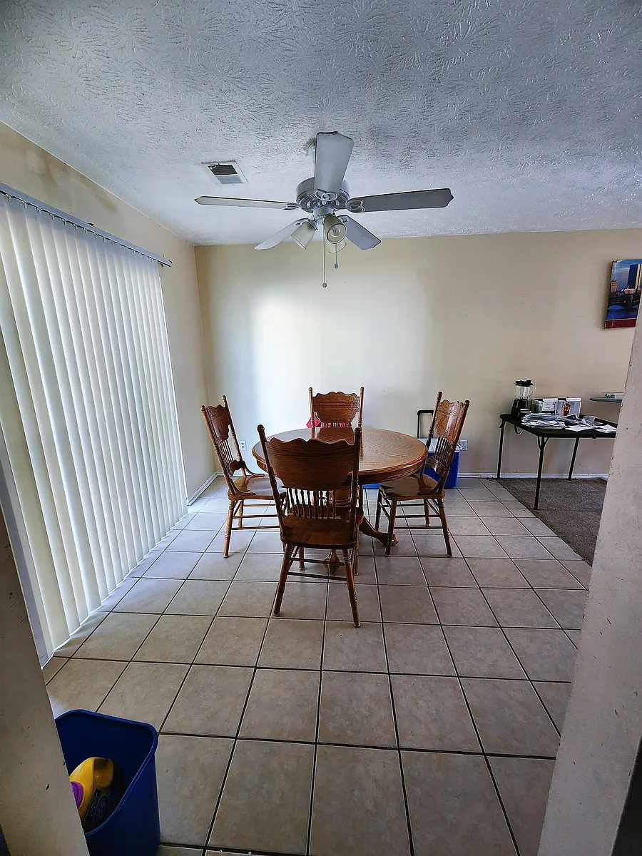 Building Photo - 606 Pine Tree Trl #4