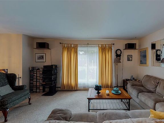 5th image of 3249 Hollywood St