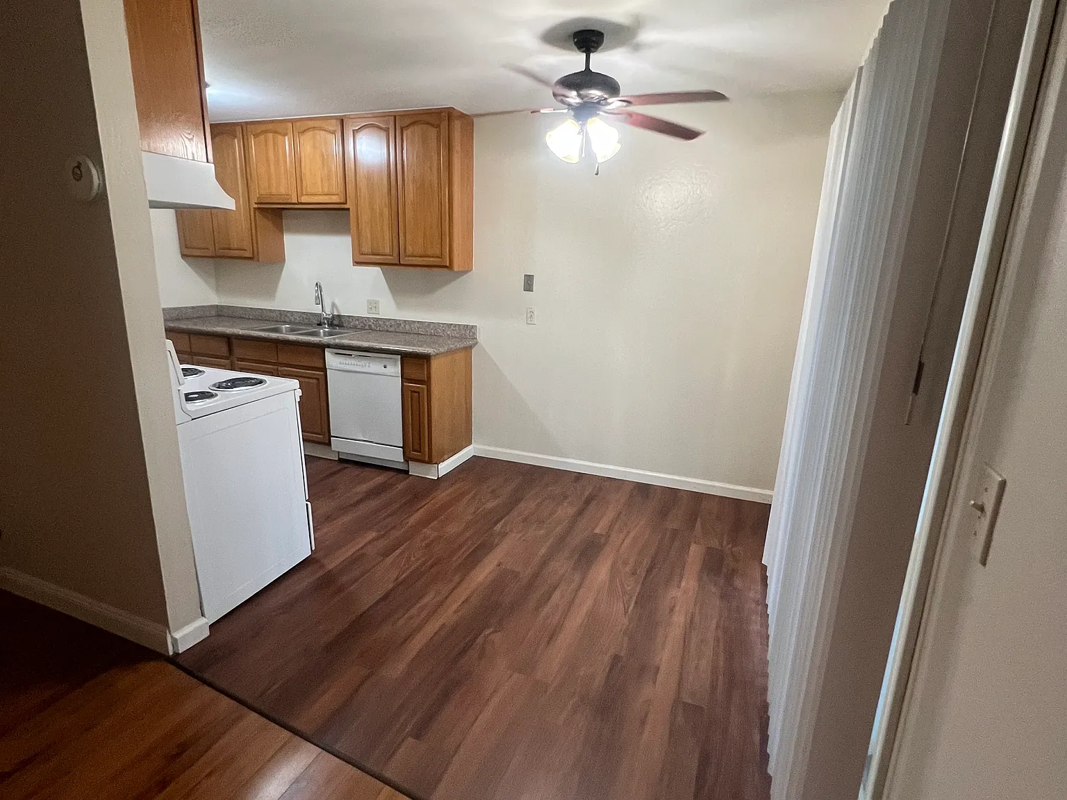 2 bed, 713 sqft, $1,995 — Photo 3