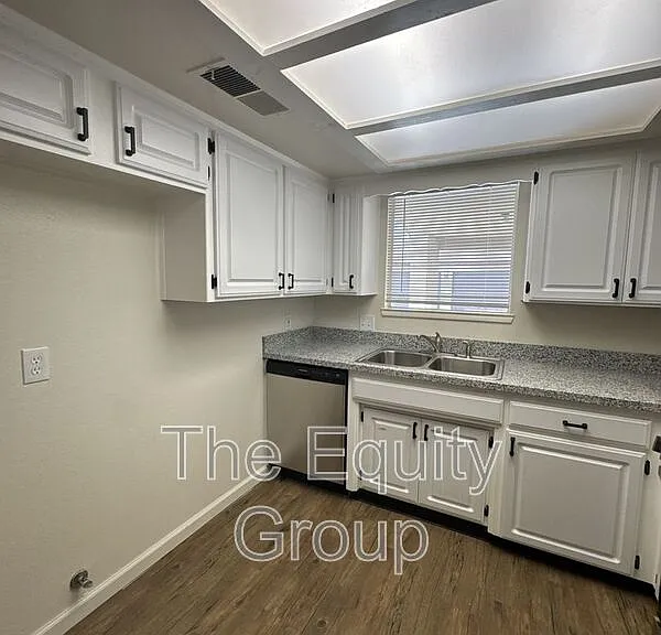 150 S Peppertree St — Photo 18