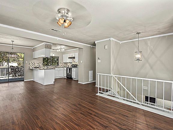 5th image of 2063 Oak Shores Dr