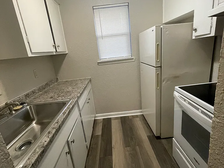 811 Redbird Dr — Photo 7