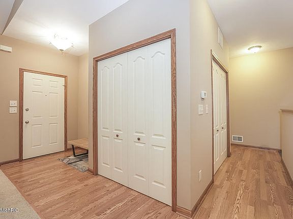 3rd image of 6406 Palmetto Ct
