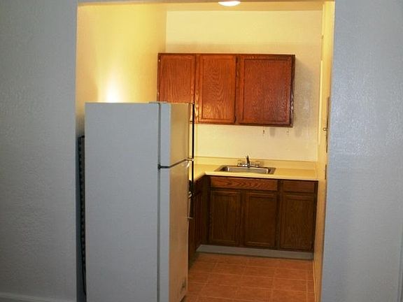 2nd image of 460 N 1st St