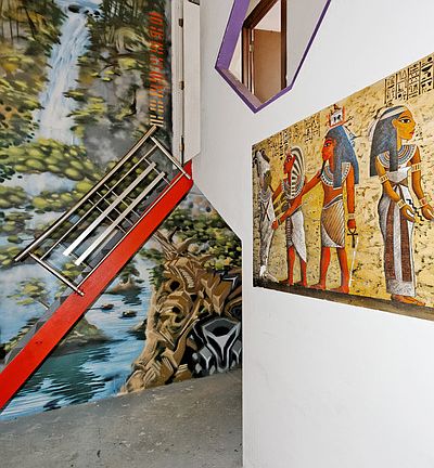 5th image of 691 27th St