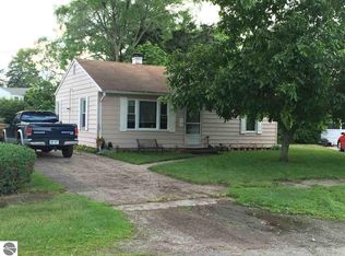 404 1st St N, Oscoda, MI