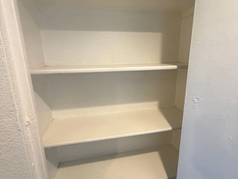 4145 N Longview Ave — Photo 5