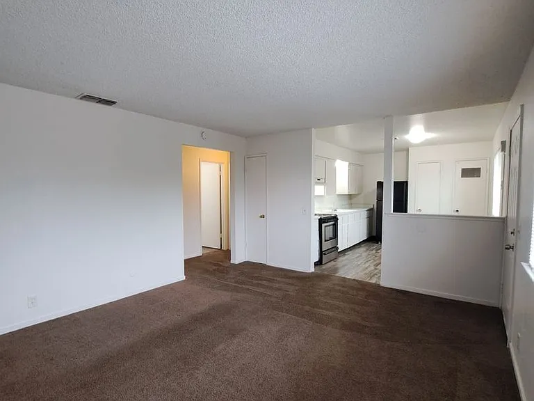 4730 E. Lamona Ave. — Photo 6