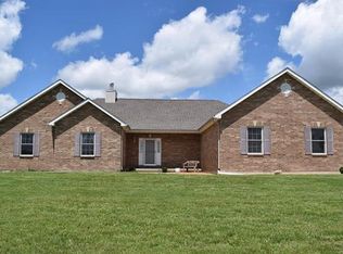 197 New Hope Rd, Elsberry, MO 63343