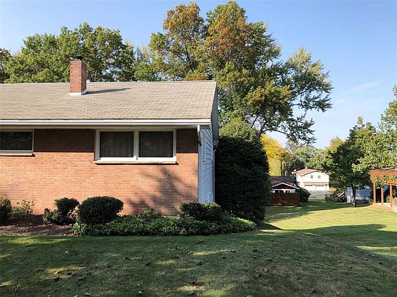 2nd image of 3209 Harwood Dr