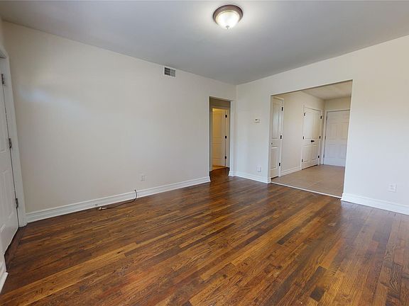 5th image of 62 W Hayes Ave