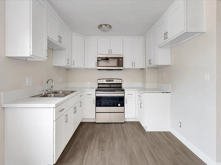 Briarwood Apartments - Riverside, CA — Photo 83