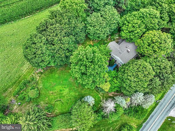 2nd image of 821 Smeltzer Rd