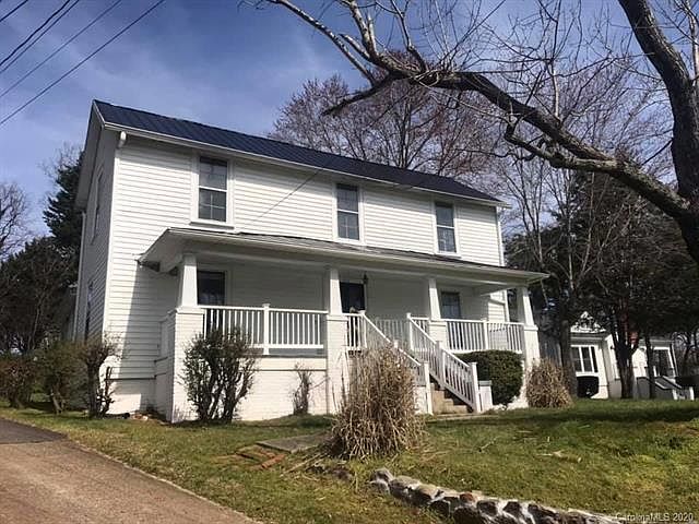 2nd image of 104 N Chestnut St