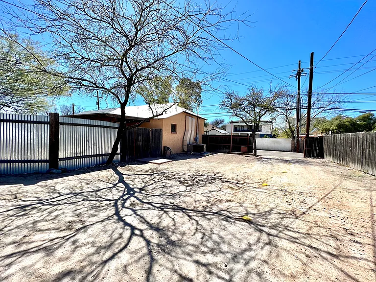 244 S Railroad Ave — Photo 36