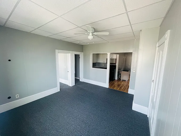 202 E Main St #3 — Photo 4