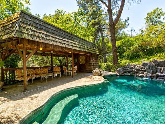 12420 Eureka St Sutter Creek-small-043-041-Eureka St043-666x444-72dpi_06192021