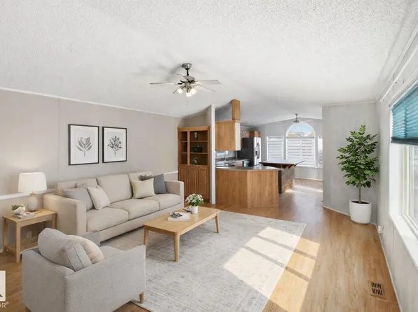 106 Oakwood Rd NW, Edmonton, AB T6P 1H6