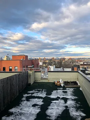 Rented by Compass | media 24