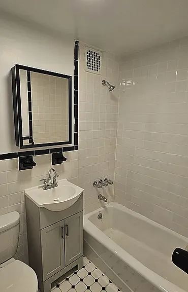 189 E 93rd St #2C — Photo 7
