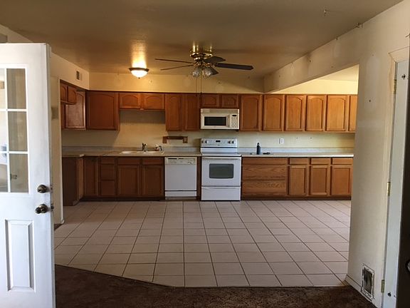 3rd image of 3565 E Helena Dr