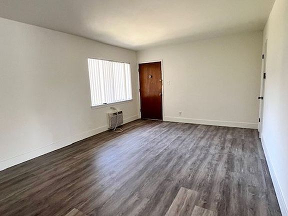 4th image of 1216 E Lexington Dr #3