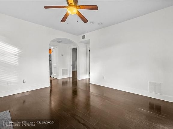 5th image of 711 Palm St