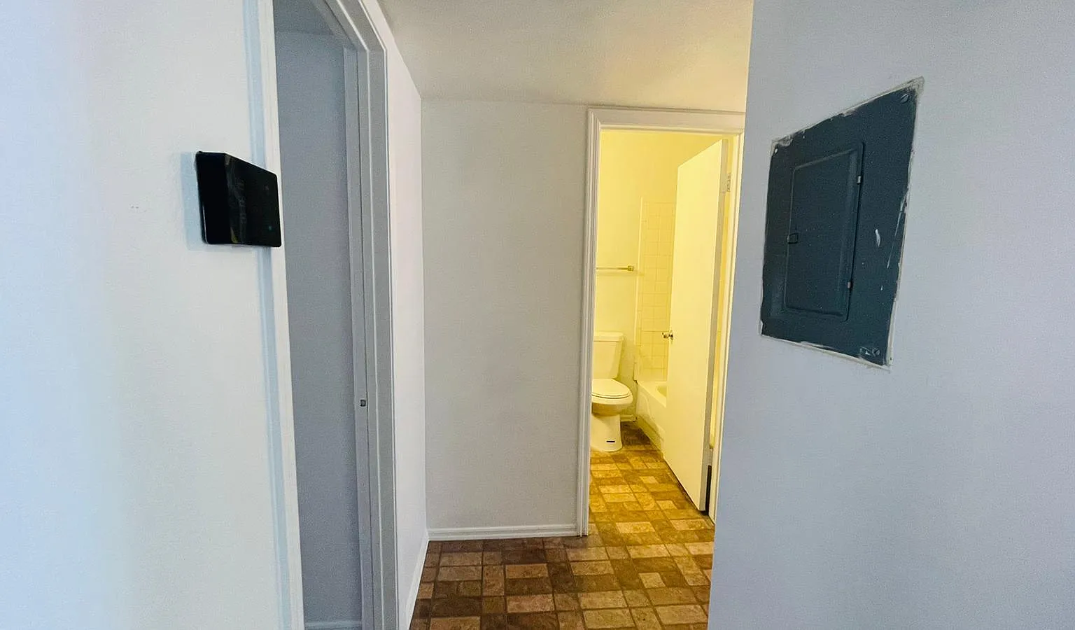 2 bed, 850 sqft, $1,200 — Photo 2