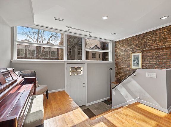 2nd image of 1340 N Wolcott Ave #1