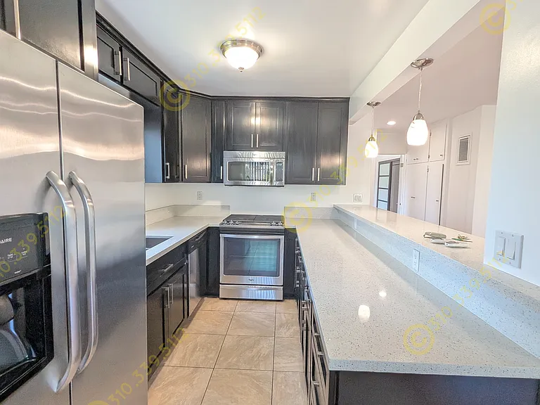 1027 N Stanley Ave #6 — Photo 13