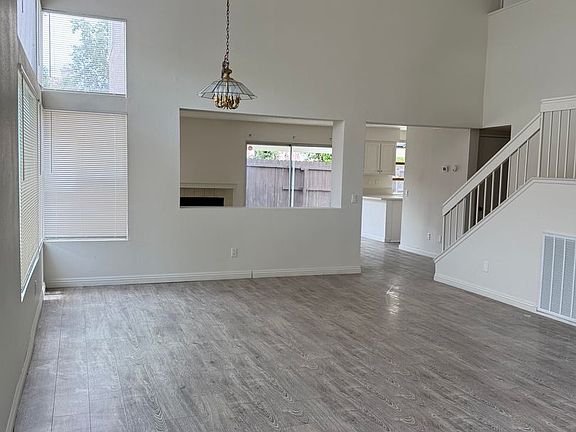 3rd image of 23797 Lone Pine Dr