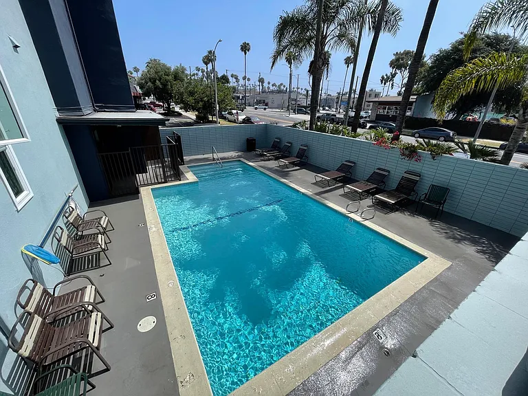 Surf Terrace — Photo 4