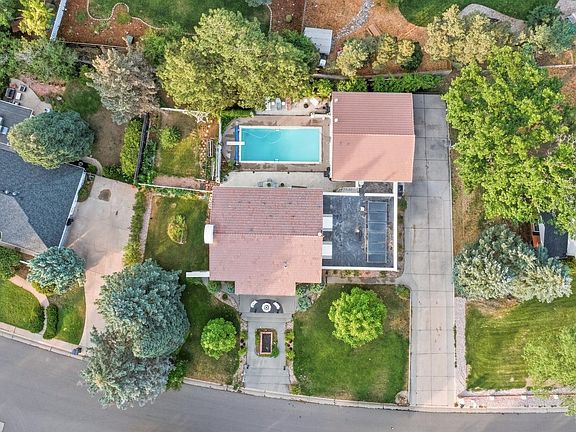 3rd image of 1922 26th Ave