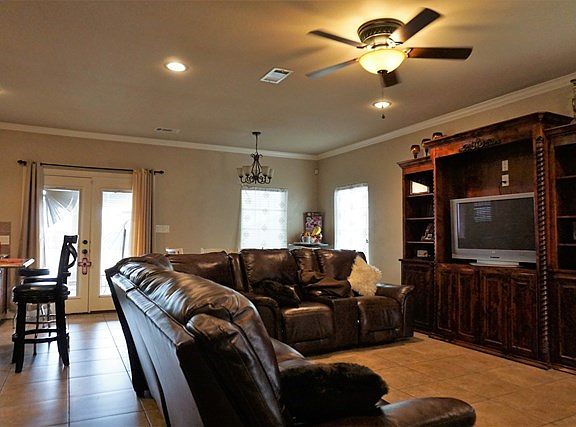 5th image of 40 Desert Willow Ave