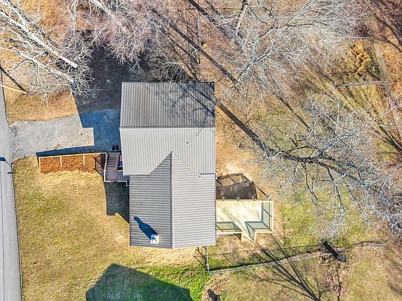 3rd image of 7028 Antler Ln