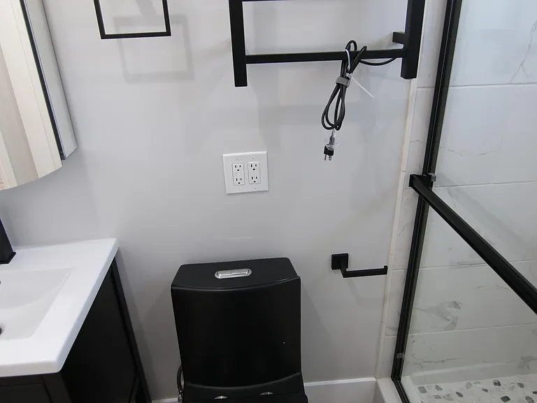 120 Roswell Ave #12 — Photo 24