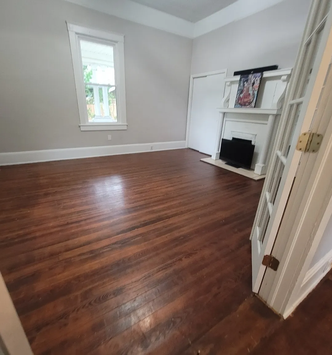 4 bed, 3000 sqft, $2,100 — Photo 3
