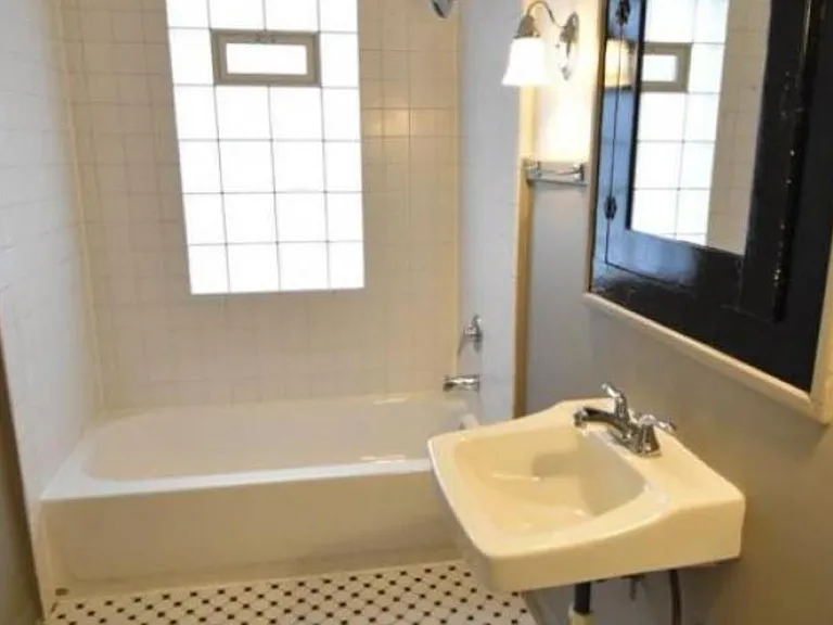 2667 Indianola Ave — Photo 11