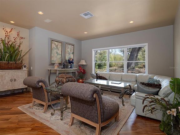 5th image of 4986 SW 7th Avenue Rd