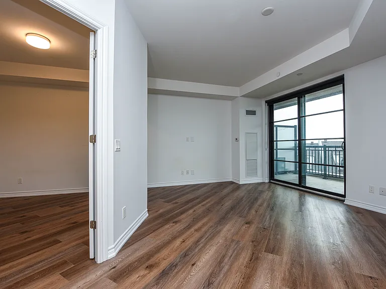 571 Prince Edward Dr N #401 — Photo 24