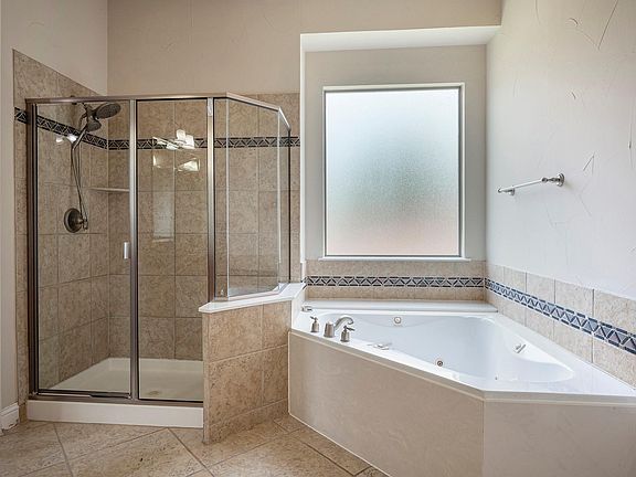 3rd image of 4513 The Landings Ct