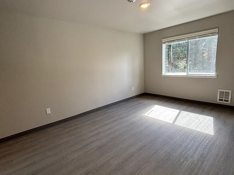 Chambers Crest Apartments — Photo 46