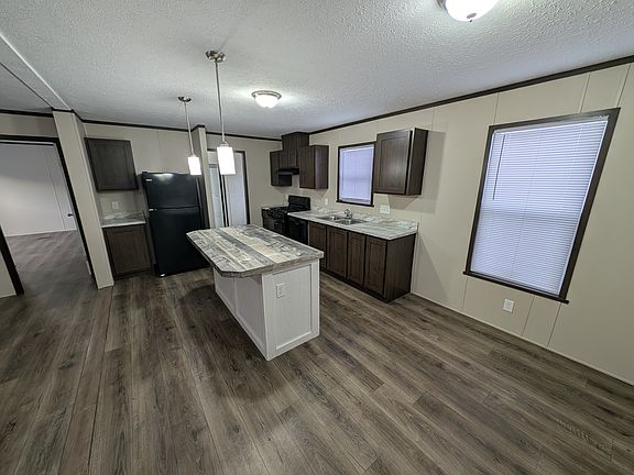 5th image of 456 Sterling St E #456SE