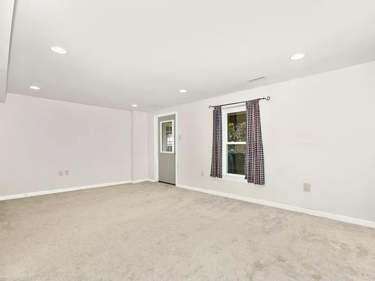 117 Valley View Ct — Photo 27
