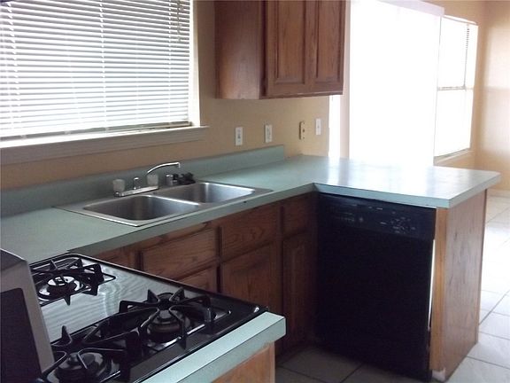 4th image of 7553 Le Conte Dr