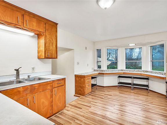 Spacious kitchen with south-facing windows for lots of natural light