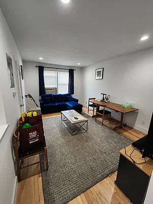 Rented by Bouklis Group | media 9