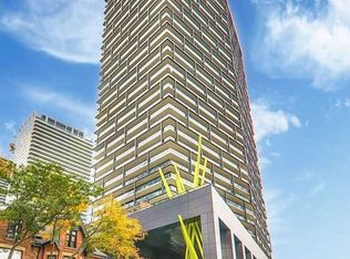 125 Peter St #3307, Toronto, ON M5V 0M2