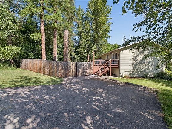4th image of 260 Fox Farm Ct