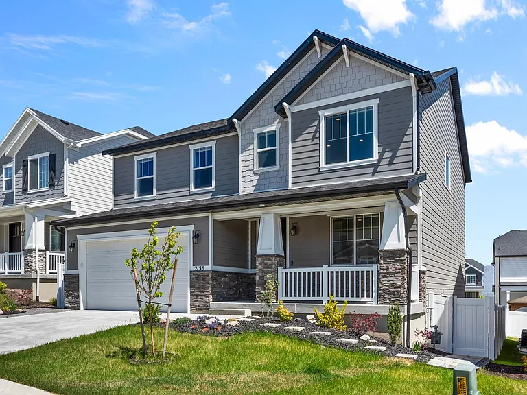 2156 N Wallflower Dr — Photo 2